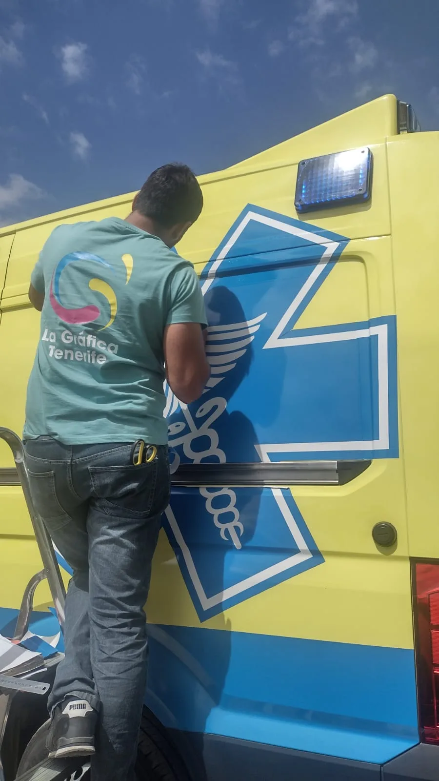 Rotulación Ambulancia — La Gráfica Tenerife