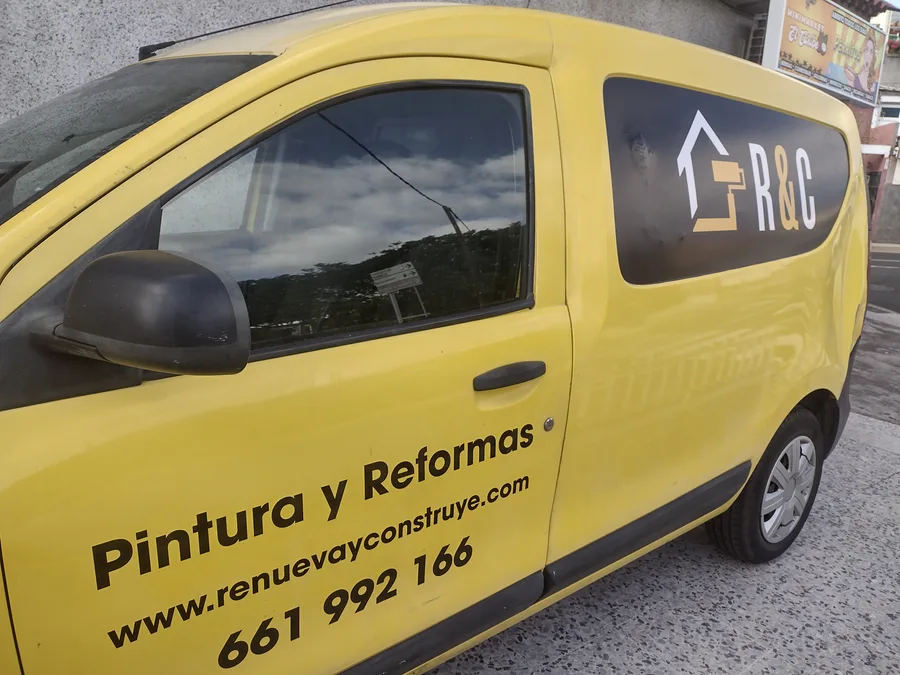 Rotulación furgón RYC — La Gráfica Tenerife